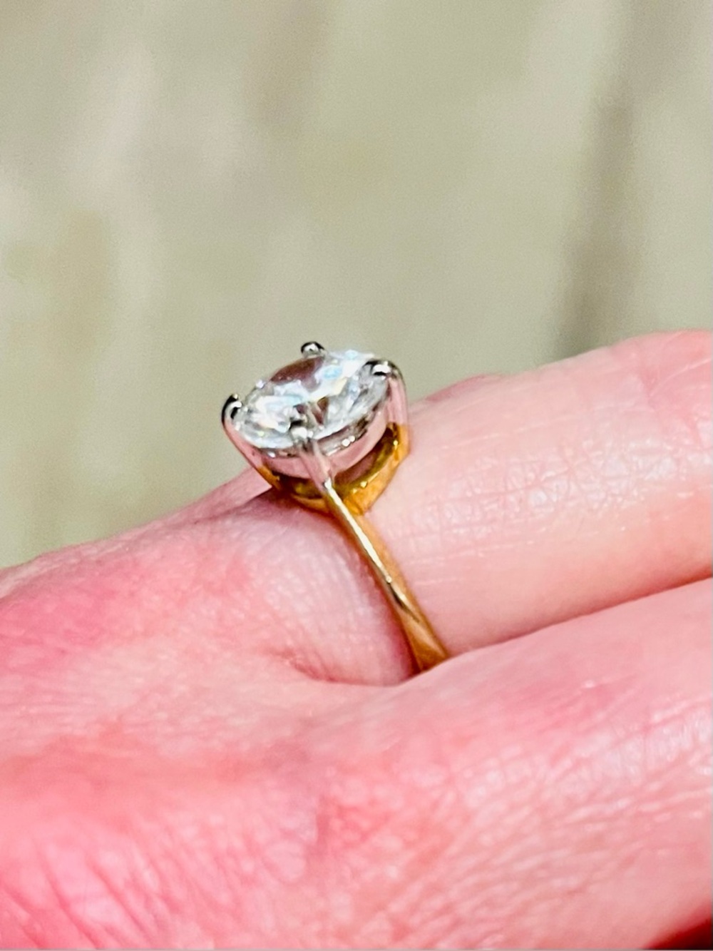 2 Carat Look Solitaire Ring 14K Gold Electroplated Size 6.25 - Picture 3 of 16